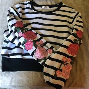 Cropped top with flower patches